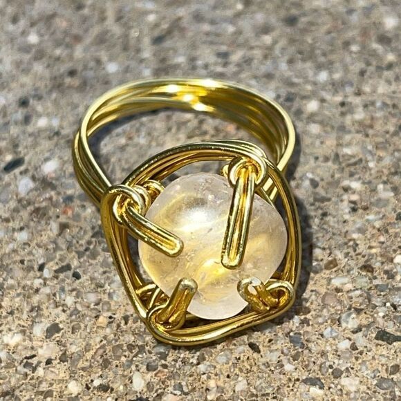 CLEAR QUARTZ WIREWRAPPED GEMSTONE CHUNKY RING - Picture 1 of 4